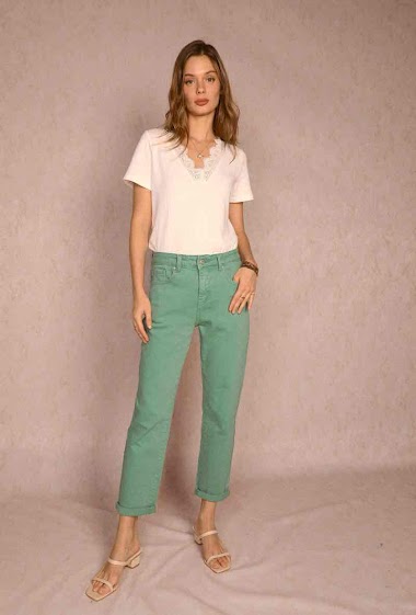 Wholesaler MUSY MUSE - Mom jeans with embroidery