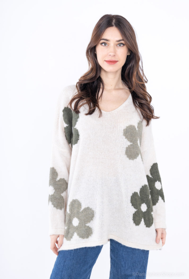 Wholesaler Mylee - Sweater with oversized flower pattern
