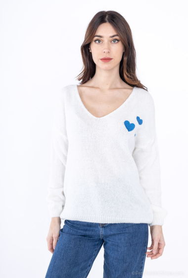 Großhändler Mylee - Wollpullover mit 3 Herzen auf weißem Hintergrund bestickt