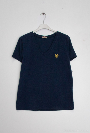 Grossiste Mylee - T-shirt cœur brodé à col v