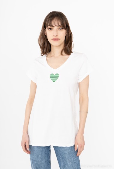 T-shirt coeur à rayures fond blanc