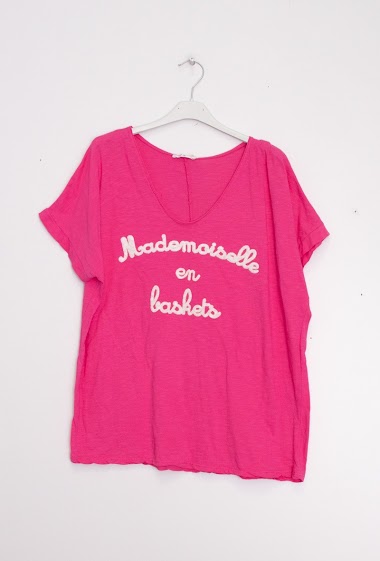 Großhändler Mylee - Beflocktes T-Shirt „Mademoiselle in Sneakers“.