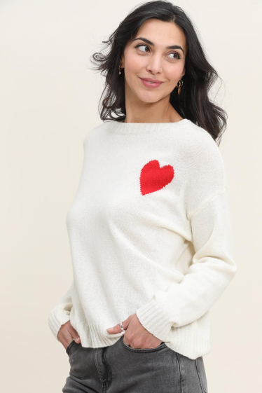 Wholesaler NAÏS - Red heart round neck sweater, in cashmere and wool