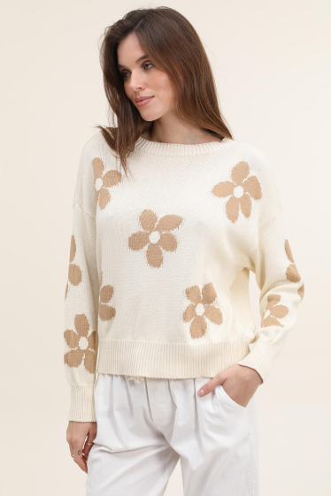 Wholesaler NAÏS - Short round neck sweater with flower pattern, 100% cotton