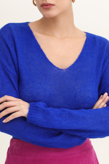 Wholesaler NAÏS - V-necked sweater