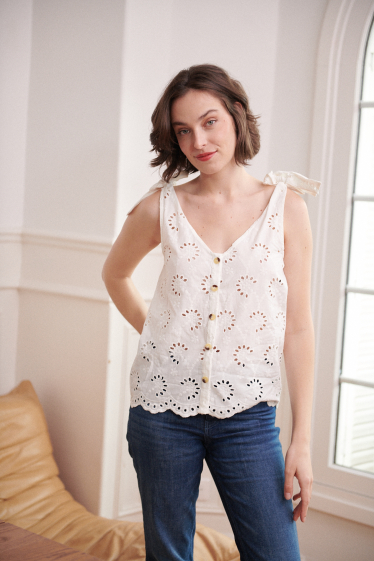 Wholesaler NATHAEL - Camisole with lace print attached to the shoulders