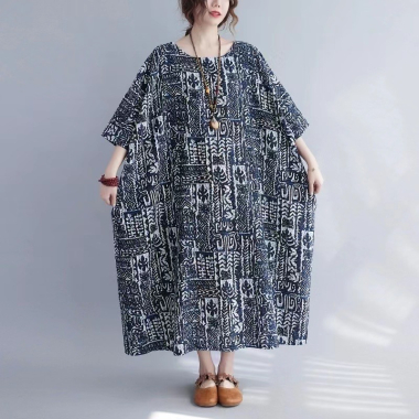 Großhändler Neslay - Kleid mit Baumwolldruck