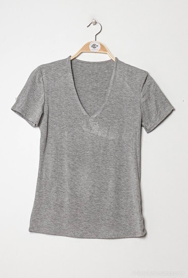 Wholesaler New Sensation - Basic v-necked t-shirt