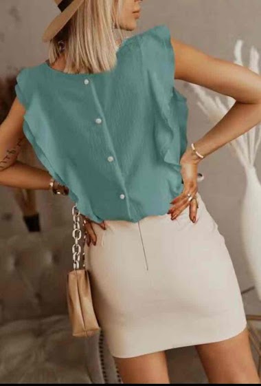 SLEEVELESS TOP WITH BONE BUTTON
