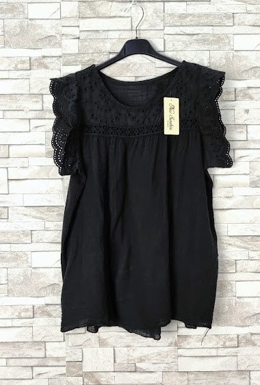 sleeveless top with embroidered collar