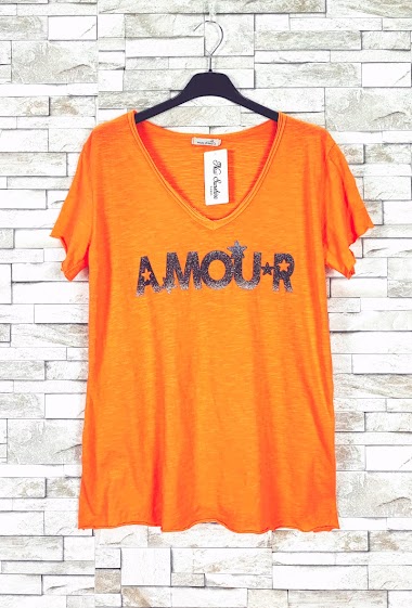 "AMOUR" v neck t shirt
