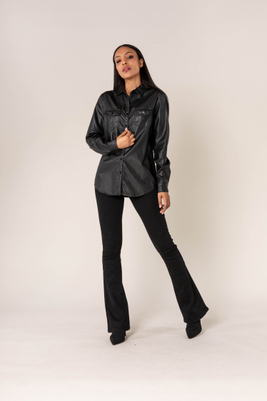 Wholesaler Nina Carter - Fitted faux leather shirt