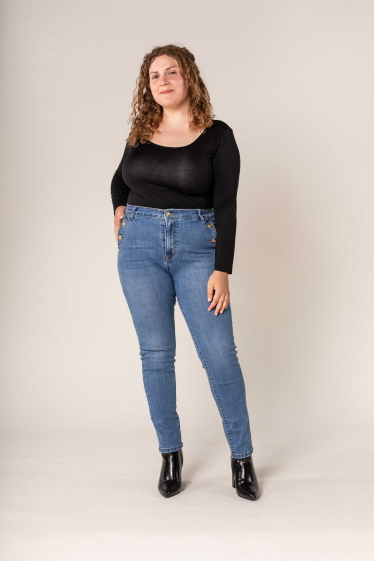 Wholesaler Nina Carter - High-waisted jeans with gold buttons