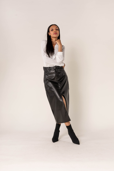 Wholesaler Nina Carter - Long faux leather skirt