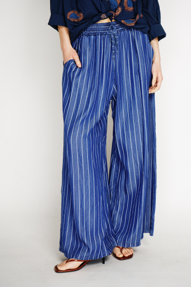 Grossiste Noéline - Pantalon large avec rayures en tencel
