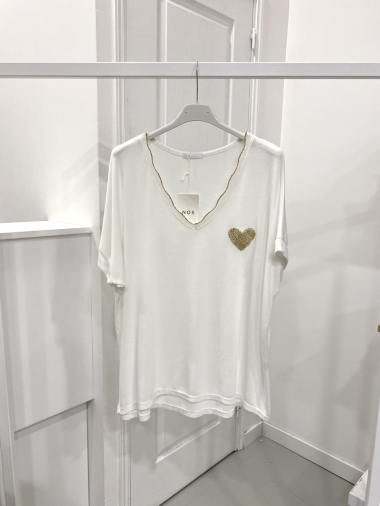 Wholesaler NOS - “Embroidered golden heart” v-neck top