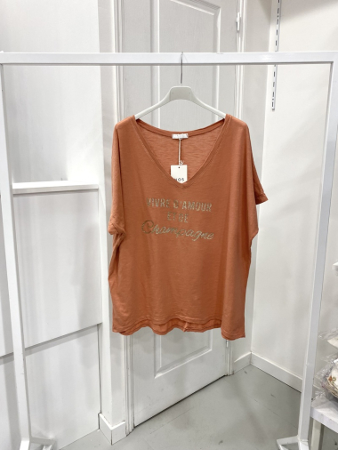 Wholesaler NOS - T - shirt with "live on love and champagne" motif