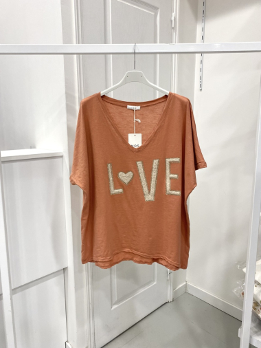 Wholesaler NOS - V-neck T-shirt with “LOVE” pattern