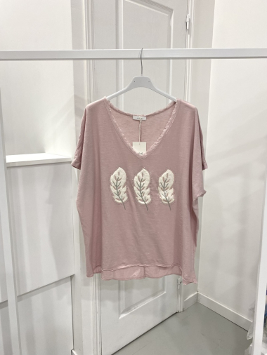 Wholesaler NOS - Cotton T-shirt with feather pattern