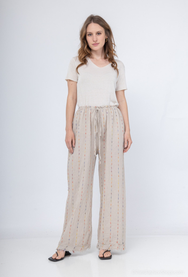 Wholesaler NOTA BENE - Pants with colored thread, ripped style at the bottom