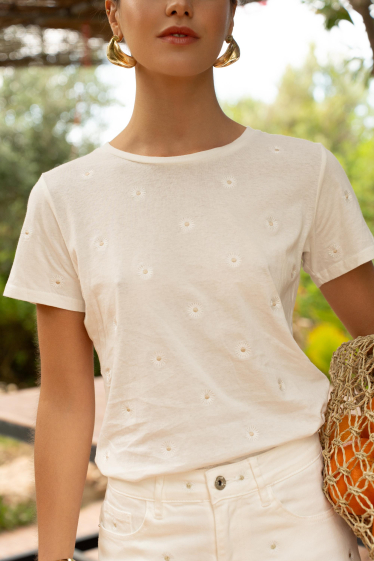 Großhändler ONADO - T-Shirt aus 100 % Baumwolle mit Stickerei und Verzierung