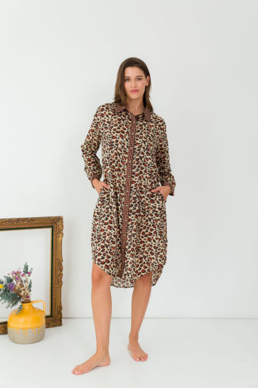 Grossiste Orice - Robe chemise mi-long en coton aux motifs léopards