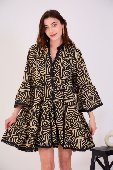 Grossiste Orice - Robe noir courte trapèze à motifs