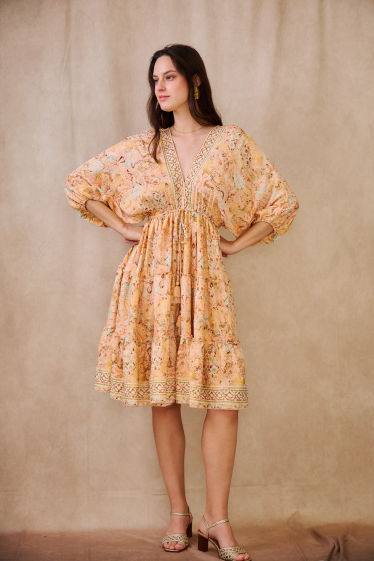 Grossiste Orice - Robe trapèze courte en soie