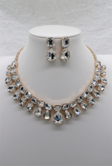 Mayorista Orient Express - Elegante collar en capas con cristales de circonio cúbico.