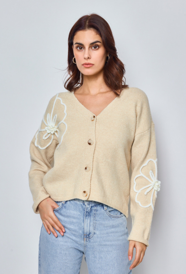 Wholesaler Orlinn - TWO EMBROIDERED FLOWERS CARDIGAN