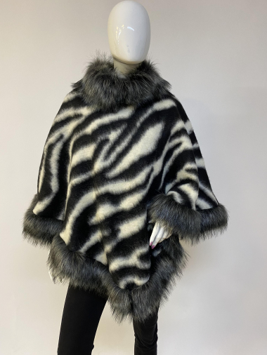 Wholesaler Ornella Paris - hooded poncho with fur