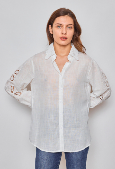 Wholesaler Paris et Moi - Light shirt with English embroidery on the sleeves