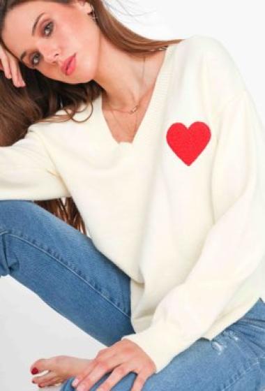 Wholesaler Paris et Moi - Heart Pattern Long Sleeve V-Neck Pullover