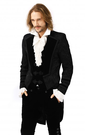 GOTHIC BROCARD COAT WITH PIE TAIL