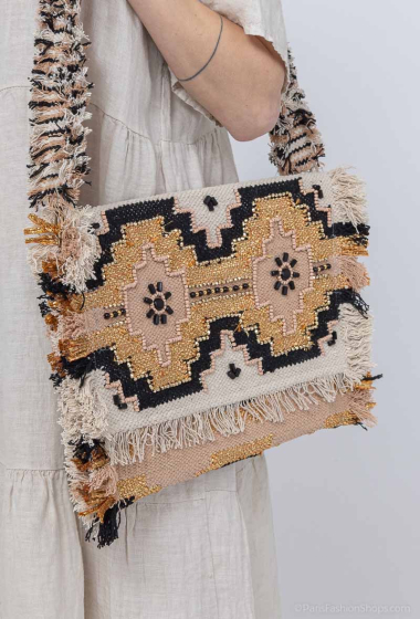 Wholesaler Phanie Mode (Phanie accessories) - Large flap clutch with embroidered beads