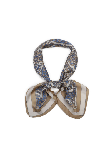 Wholesaler Phanie Mode (Phanie accessories) - Small paisley print square in silk-touch satin