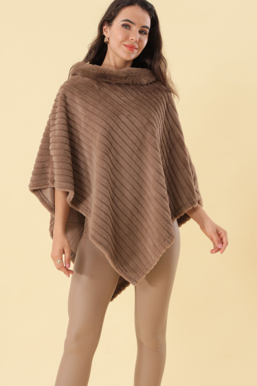 Wholesaler Phanie Mode - Poncho with faux fur collar