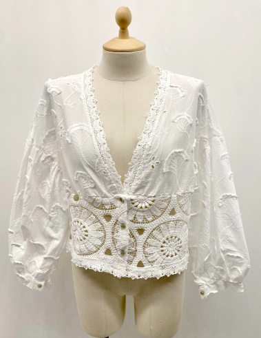 Grossiste Pinka - Blouse a broderie anglaise