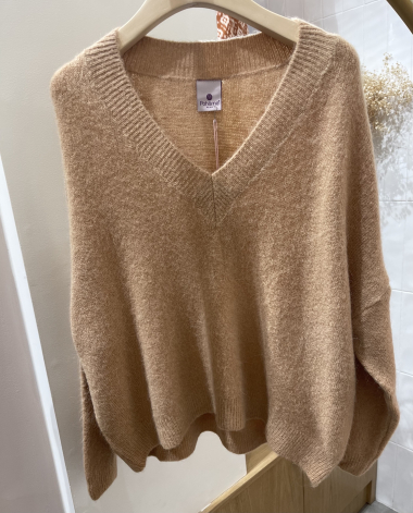 Wholesaler POHÊME - V-neck sweater in cozy material