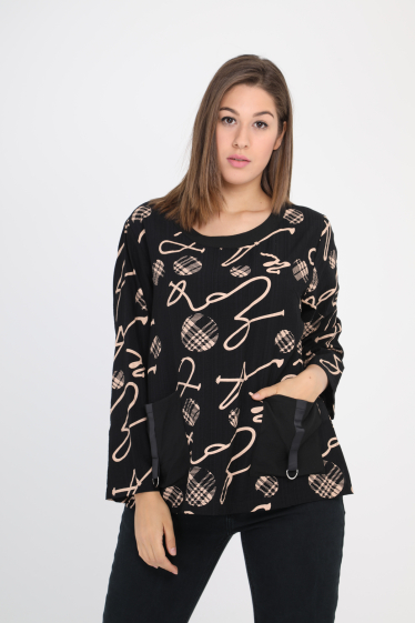 Wholesaler Pomme Rouge Paris - Black printed blouse (C6137)