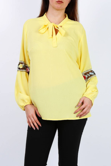 Wholesaler Pomme Rouge Paris - Plain blouse with embroidery on sleeves (A973)