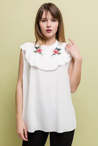 Wholesaler Pomme Rouge Paris - Sleeveless top with embroidered flowers
