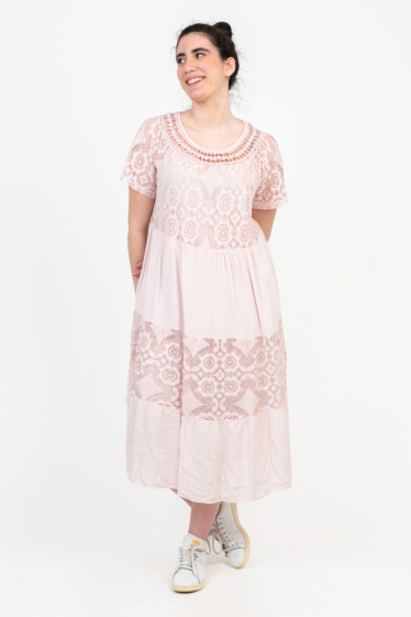 Großhändler Pomme Rouge Paris - Rosafarbenes Bohemian-Kleid in Übergröße (C8018)