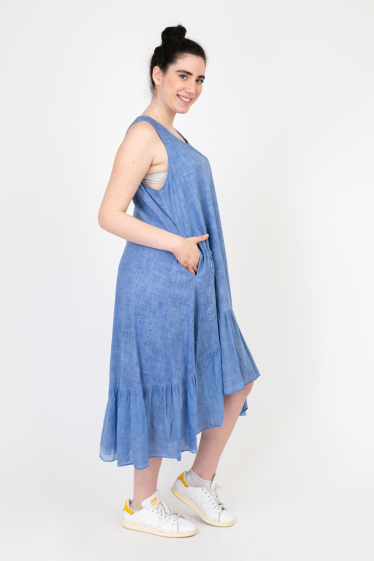 Wholesaler Pomme Rouge Paris - Plus size dress with blue floral embroidery (C8015)