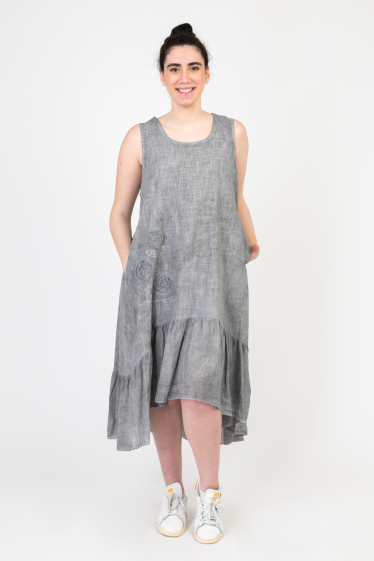Großhändler Pomme Rouge Paris - Plus-Size-Kleid mit grauer Blumenstickerei (C8015)