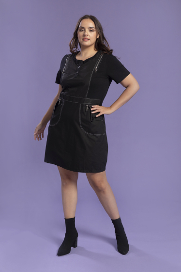 Wholesaler Pomme Rouge Paris - Black dress with large size stitching (A685)