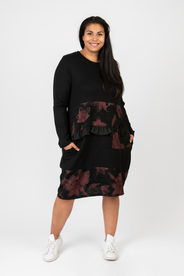 Wholesaler Pomme Rouge Paris - Plus size semi textured dress (C6623)