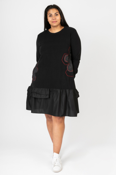 Großhändler Pomme Rouge Paris - Kleid aus Fleece mit Rüschen (C6617)