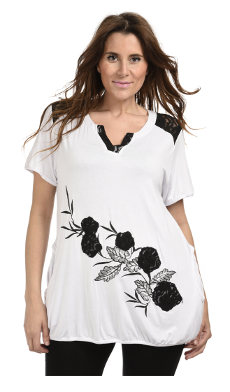 Wholesaler Pomme Rouge Paris - T-shirt with black embroidery (A591)