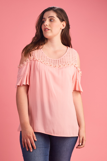Wholesaler Pomme Rouge Paris - Openwork top with pink pearls (A958)